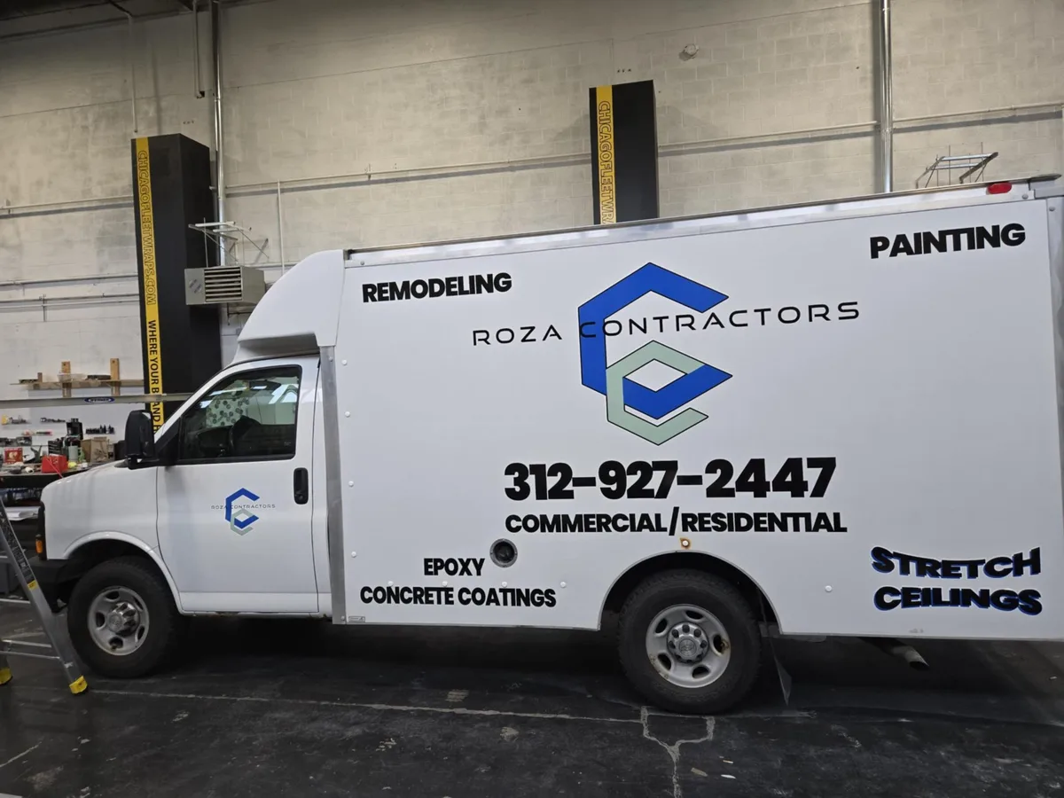 Roza Contractors box truck graphics by Chicago Fleet Wraps
