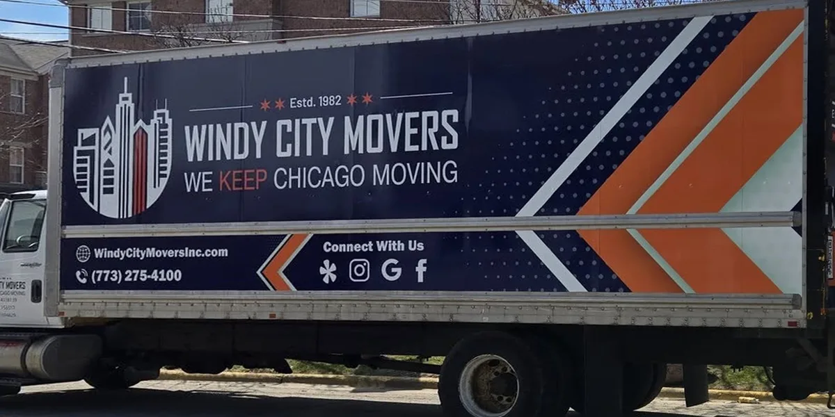 Windy City Movers box truck wrap by Chicago Fleet Wraps